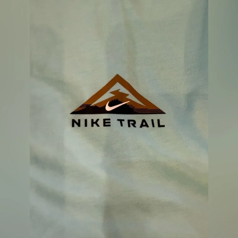 NWOT Nike Trail Dri FIT Mens Long Sleeve Running Training Gym Shirt Blue